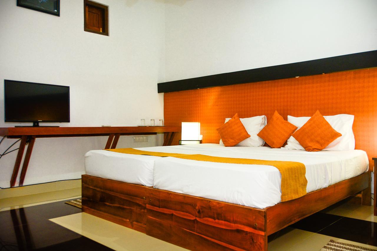 Rainbow Beach Hotel Negombo Exterior foto